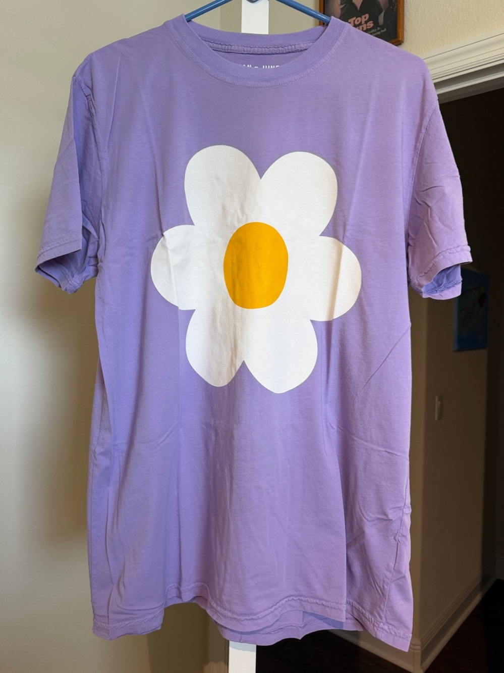Jean and June women’s Lavender Short Sleeve Tee with White Daisy Graphic